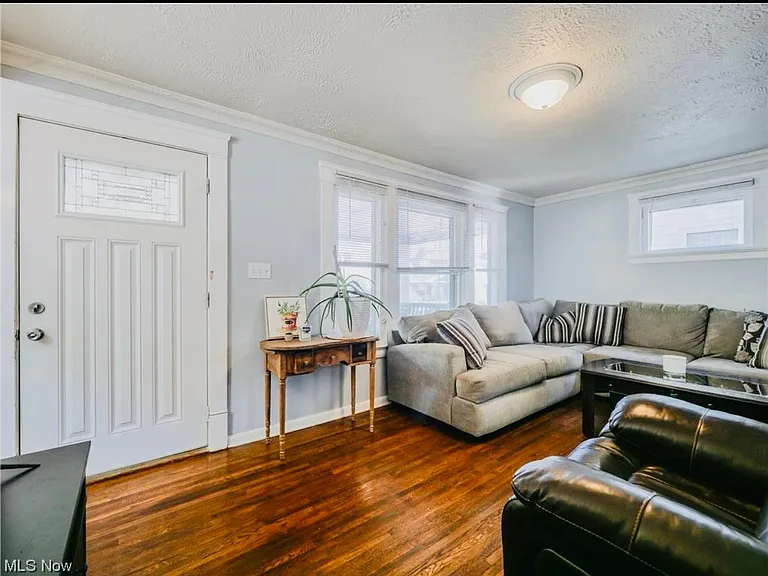 1347 Fry Ave — Photo 13