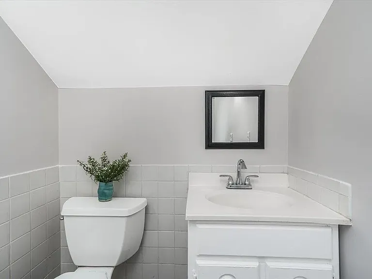 58 Violet St — Photo 26