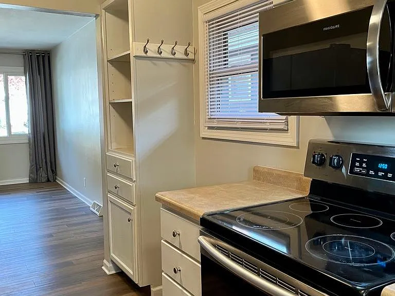 6313 Hamilton St — Photo 16