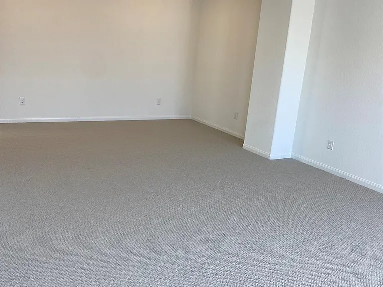 2418 Yacht Harbor Dr — Photo 5