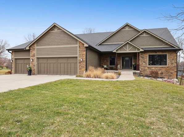 6267 Enclave Cir, Johnston, IA 50131