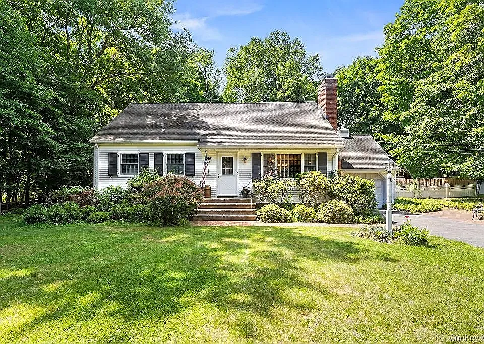 13 Provost Dr #1