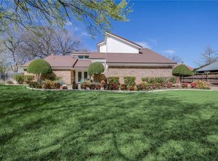 2301 Autumn Oaks Trl, Arlington, TX 76006