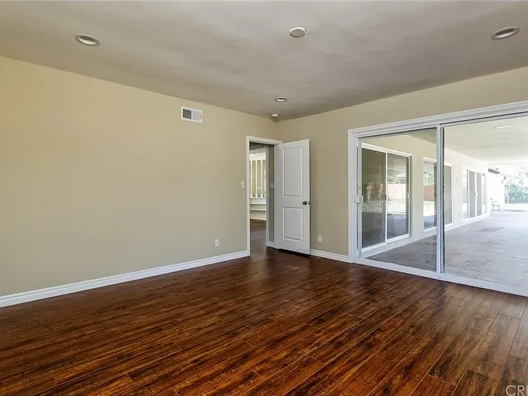 15521 Plummer St — Photo 12