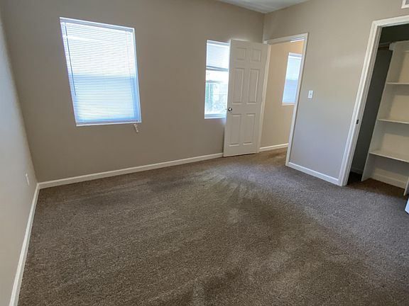 3rd image of 1305 E Armour Blvd #107