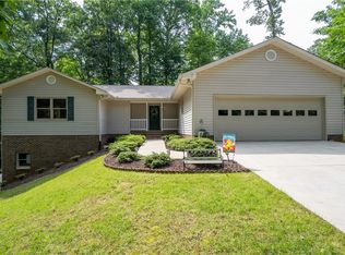 15055 Danube Cir, Seneca, SC 29672