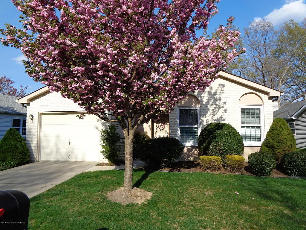 1538 Alpen Ln photo 1