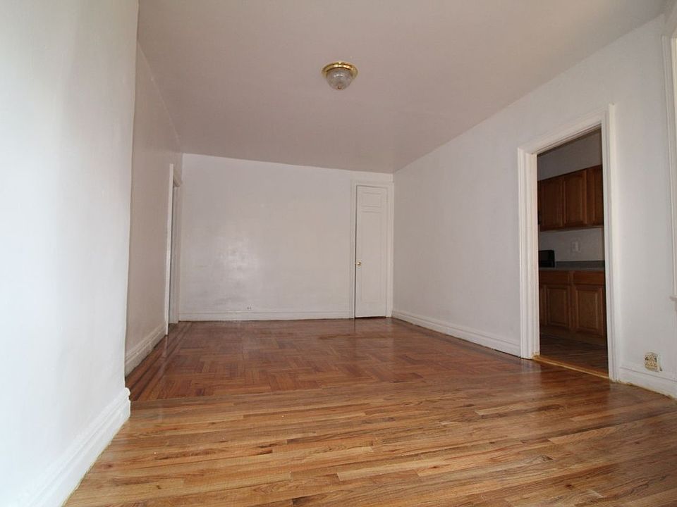 2nd image of 5 Minerva Pl APT 3E
