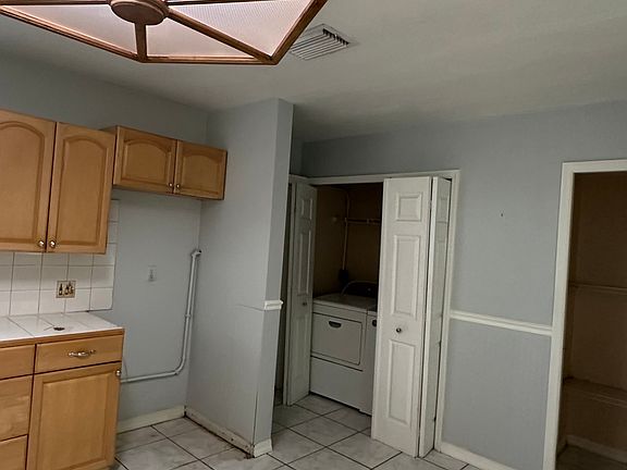 Kitchen, Lundry room