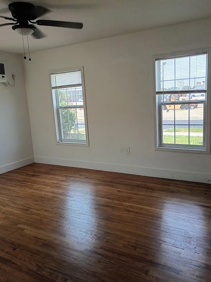 905 Louisiana Ave — Photo 3