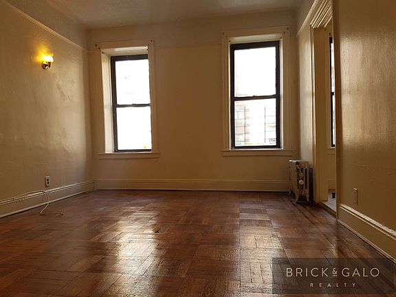 3rd image of 2100 Westbury Ct APT 6F