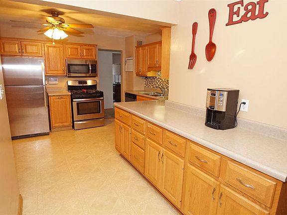 5th image of 3526 N Twelve Oaks Dr