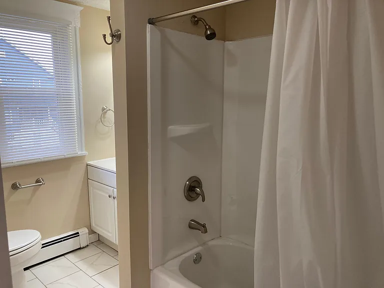 147 W Church St #B — Photo 12