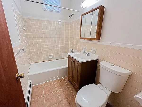23 Oakwood Ave — Photo 3