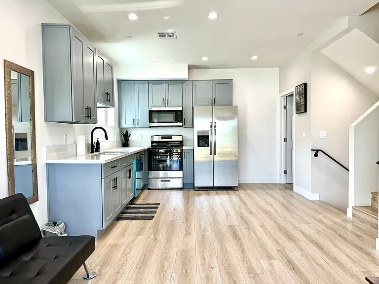 1829 Arapahoe St — Photo 16