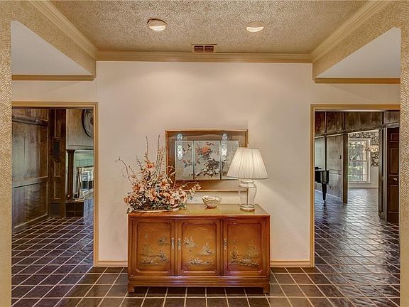 5th image of 714 Stonelake Dr