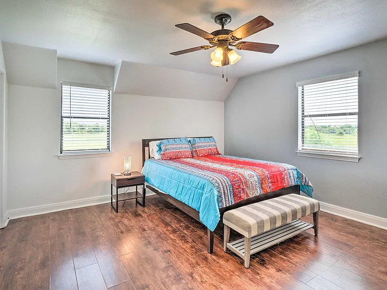 15805 Richards Dr — Photo 19