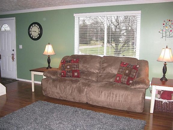 2nd image of 4016 S Ascot Pl