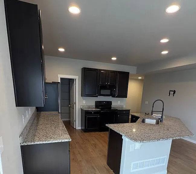 10092 Moorcroft Dr — Photo 6