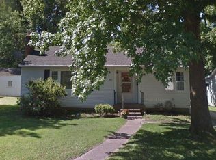 803 W Sycamore St, Carbondale, IL 62901