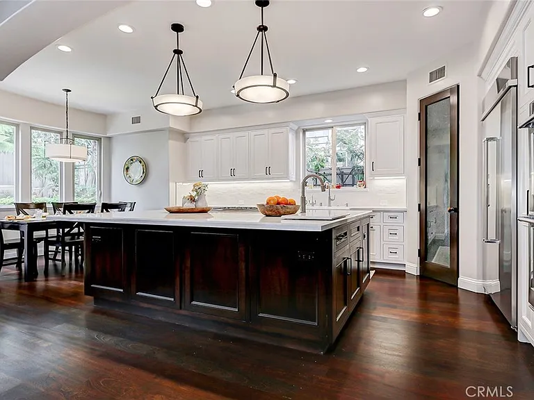 3005 N Poinsettia Ave — Photo 24