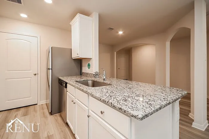 3 bed, 2.0 bath, 1414 sqft, $1,615 — Photo 4