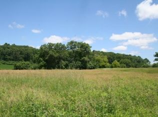 2409 Faire Lakes Pkwy, Hartland, WI 53029