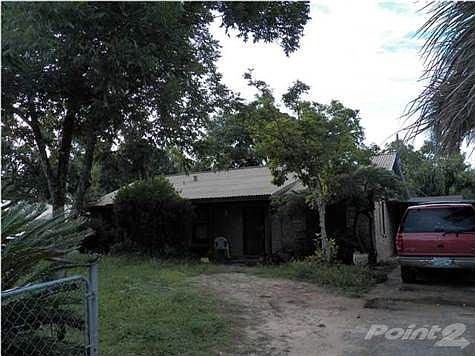 1st image of 4696 Geneva Dr