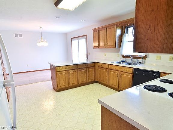 4th image of 151 Gable Ln
