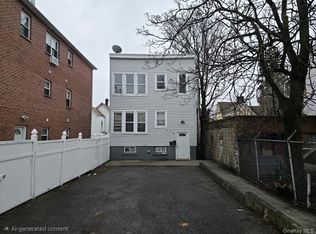 932 E 215th St, Bronx, NY 10469