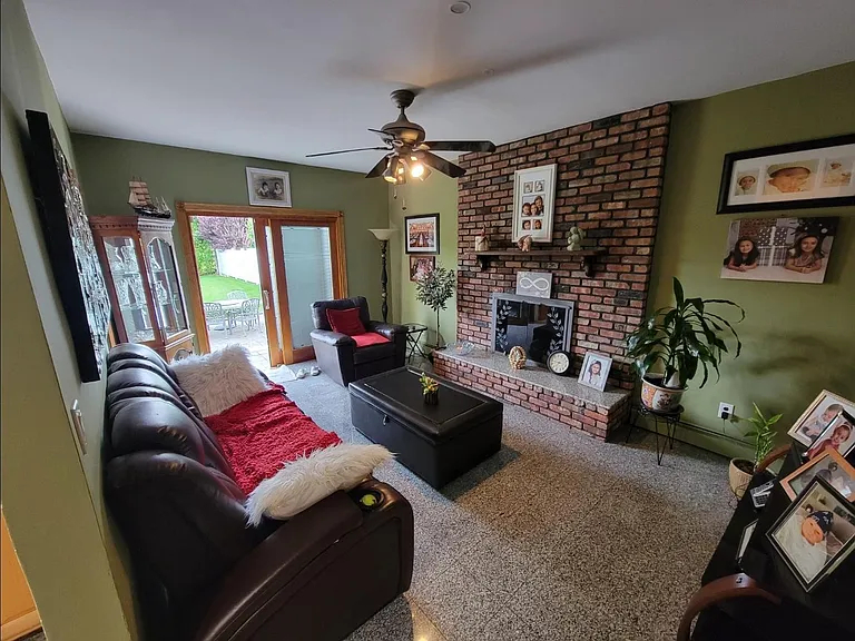 61 Rhodes Dr — Photo 5