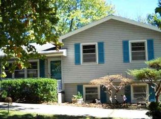 1740 SW Fairlawn Rd, Topeka, KS 66604