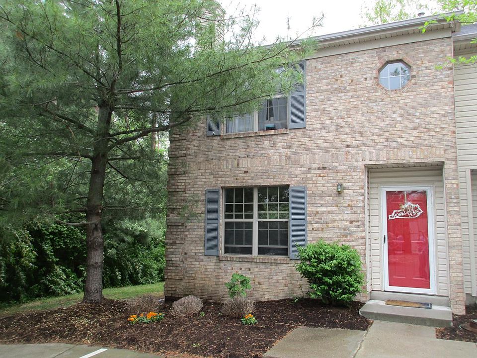 Front of townhome
