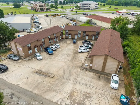 305 Pleasant Valley Rd, Poteau, OK 74953