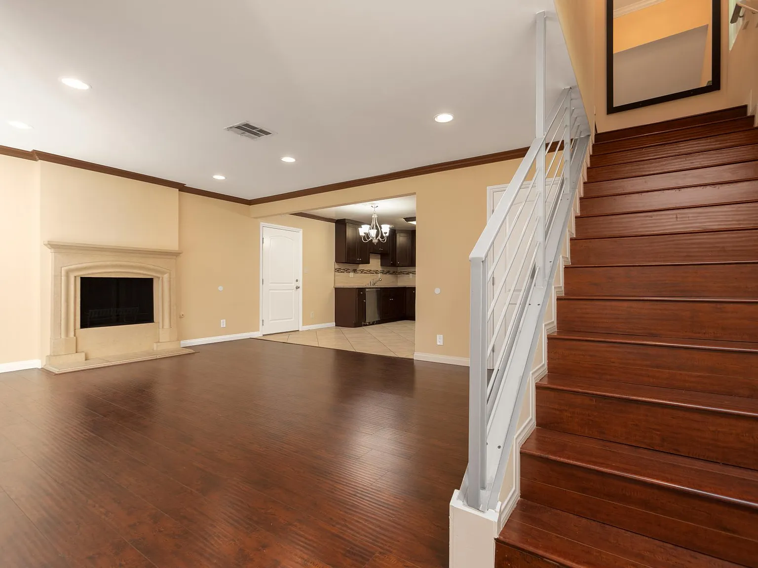 15017 Dickens St — Photo 3