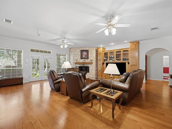 3rd image of 197 Elm Wood Dr