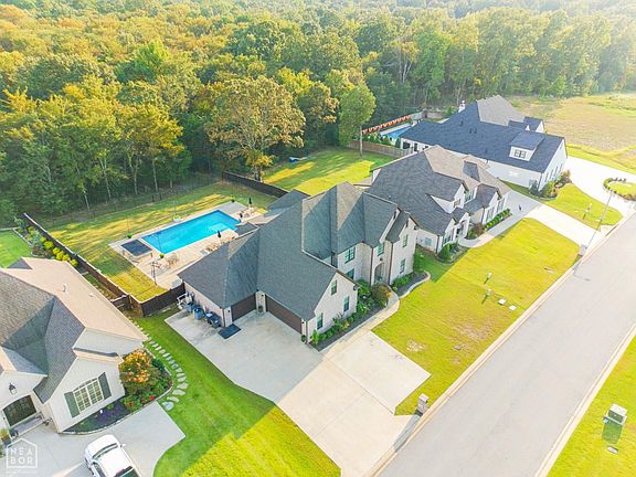 3rd image of 4321 Annadale Dr
