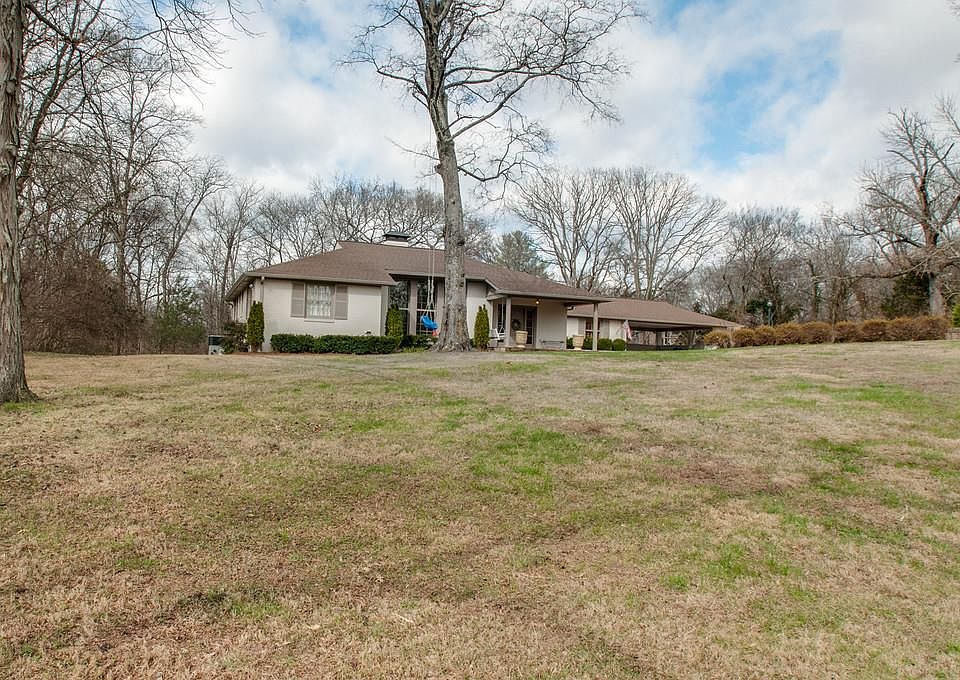 2nd image of 6010 Hickory Valley Rd