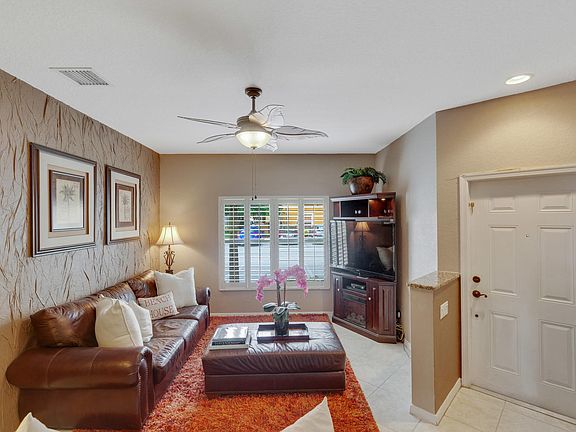 4th image of 164 Lake Monterey Cir