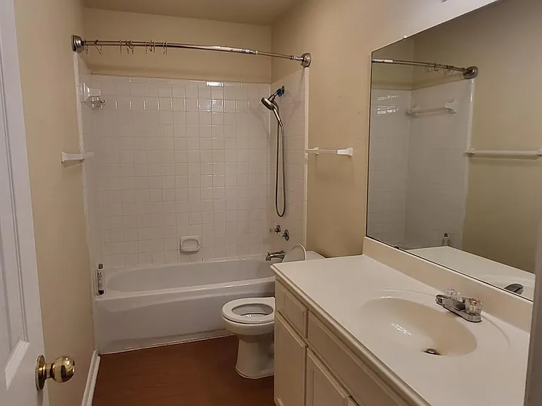 304 N Kings Canyon Dr — Photo 12