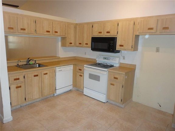 5th image of 1021 NW 79th Avenue #107
