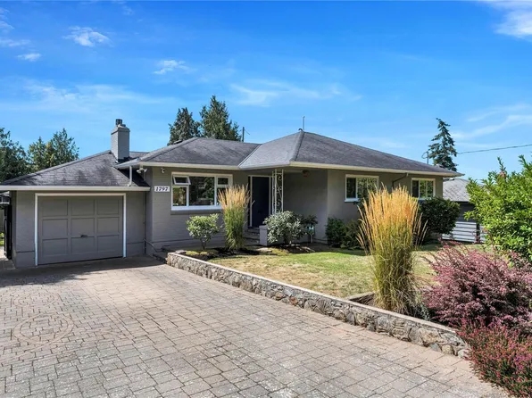 1797 McRae Ave, Saanich, BC V8P 1J2