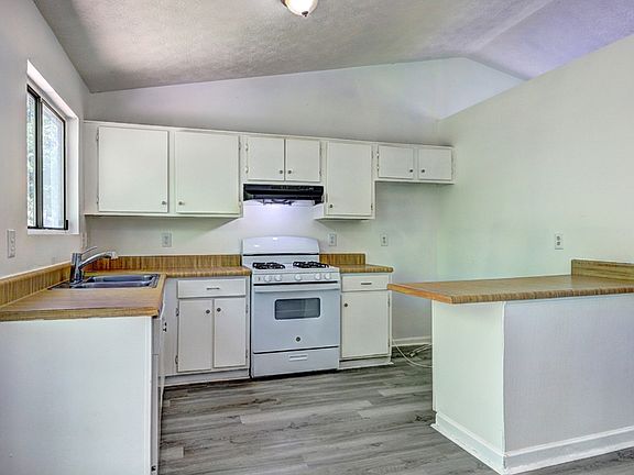 3rd image of 5454 Brisbane Ct