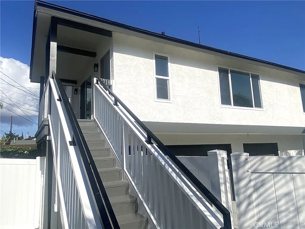 2 bed, 850 sqft, $3,250 — Photo 2