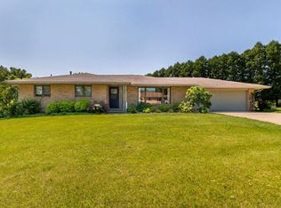 10504 Cedar Point Ct, Dubuque, IA 52003