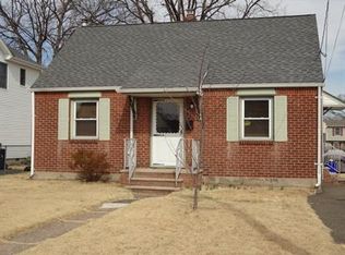 596 Maple Ave, Saddle Brook, NJ 07663