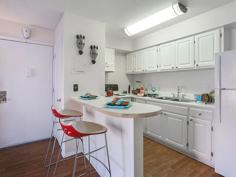 1485 Ash Cir — Photo 3