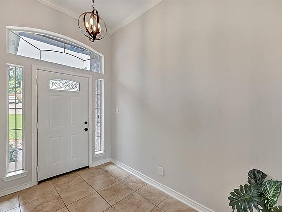 3rd image of 102 Forest Ln