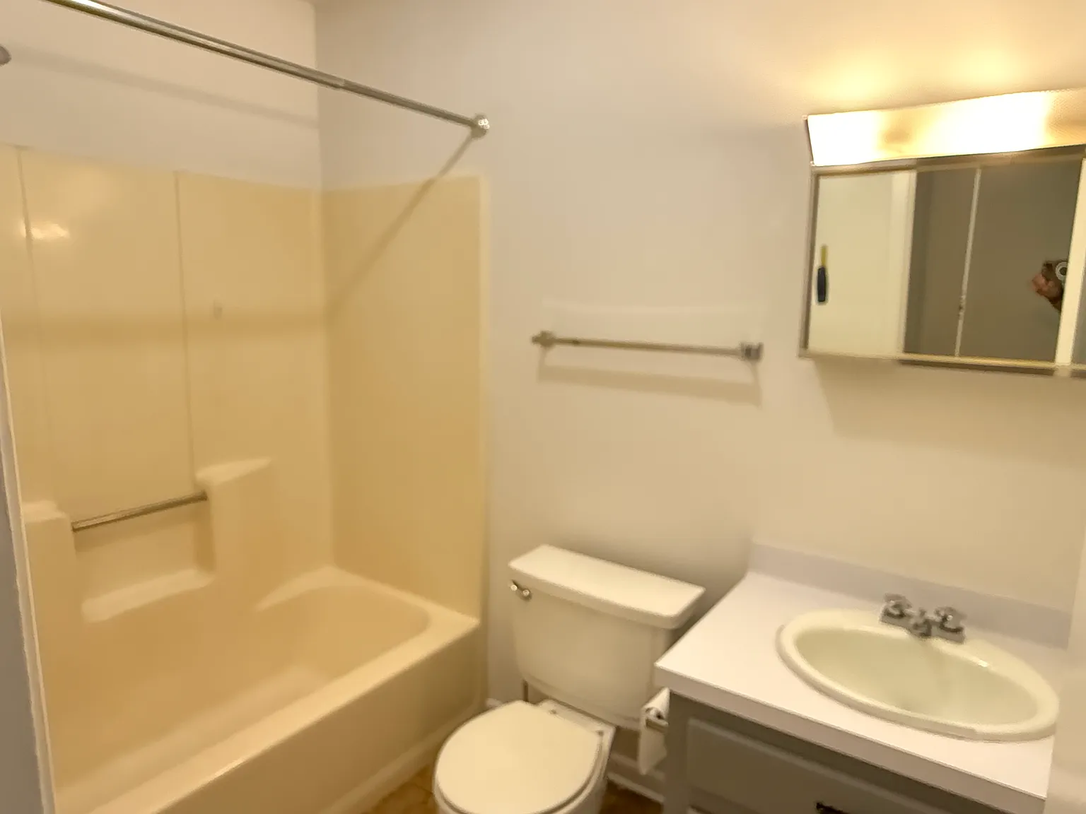 1 bed, 800 sqft, $900 — Photo 2