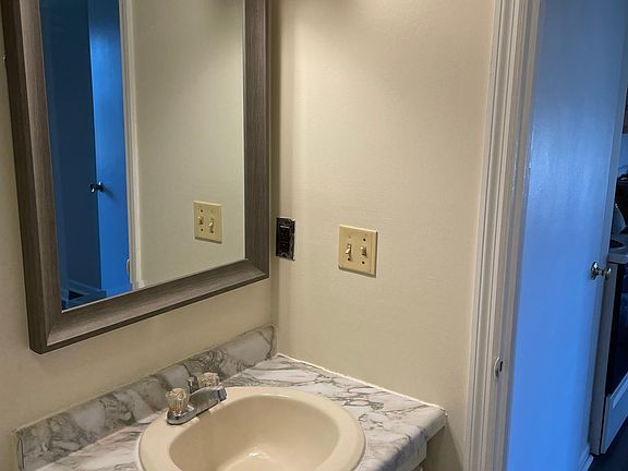 3rd image of 203 Whitney Ave #6